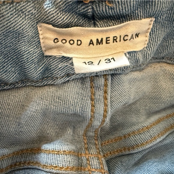 Good American Light wash button fly Jeans Size 12 - Picture 3 of 10